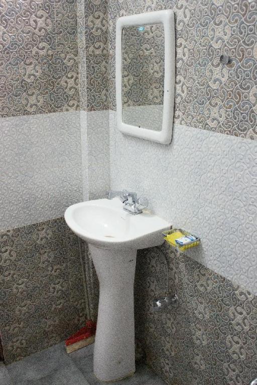 צ'ראפונג'י Cherish Guest House מראה חיצוני תמונה